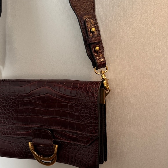 Zara Brown Croc-Embossed Crossbody with Gold Hardware - Picture 4 of 6
